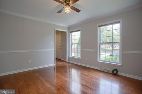 9 Mill Pond Dr, Lancaster PA  17603-7412 exterior