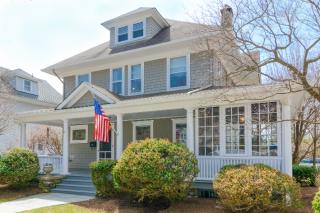 97 Washington Pl, Ridgewood, NJ 07450-3715