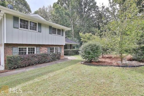 2620 Sterling Acres Dr, Tucker, GA 30084-2944