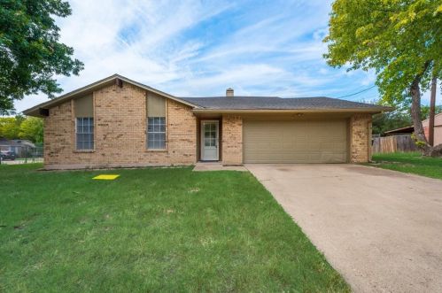 1210 Venus St, Cedar Hill, TX 75104-3221