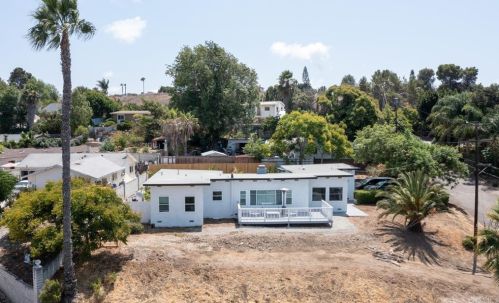 835 Phillips St, Vista CA  92083-7108 exterior
