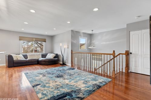 511 Commanche Trl, Wheeling, IL 60090-5155
