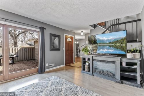 1056 Carmel Ct, Saint Paul MN  55126-5877 exterior