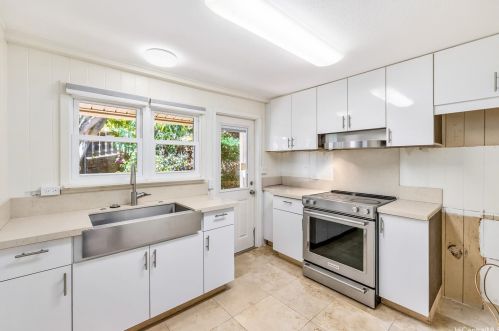 1729 Iwi Way, Honolulu HI  96816-3826 exterior