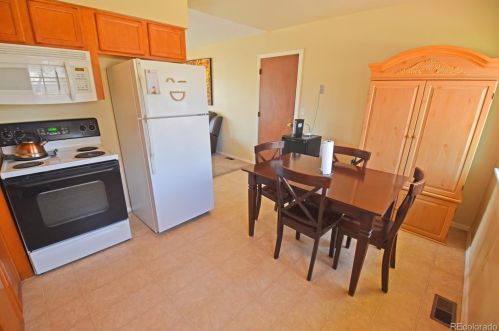 939 Nile Way, Aurora CO 80012-3217 exterior