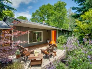 10540 Midway Ave, Portland, OR 97203-6124