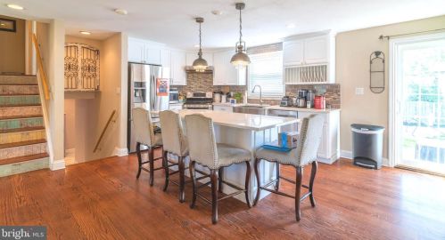 38 Wolf Dr, Trenton, NJ 08610-1125