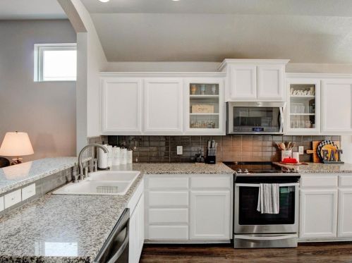 5733 Parkview Hills Ln, Fort Worth TX  76179-6715 exterior