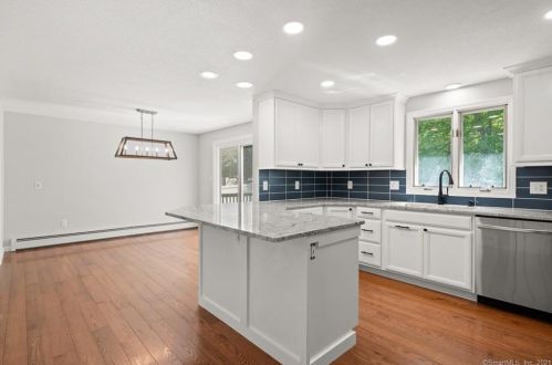 208 Lefoll Blvd, Wapping CT  06074-4261 exterior