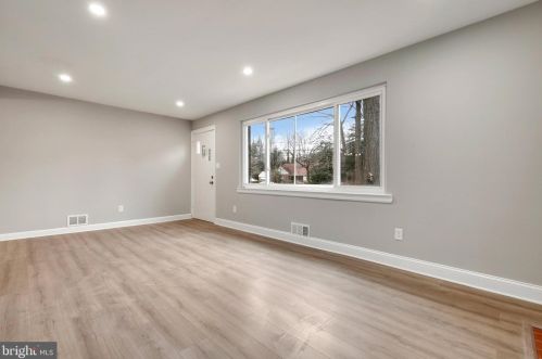 1253 Cresthaven Dr, Silver Spring MD 20903-1107 exterior