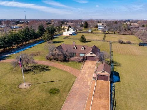 23644 Scheer Rd, Frankfort, IL 60423-8274