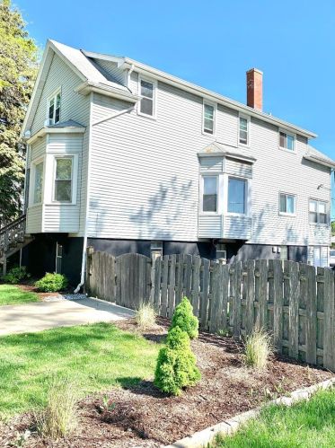 3129 Grand Blvd, Brookfield, IL 60513-1121