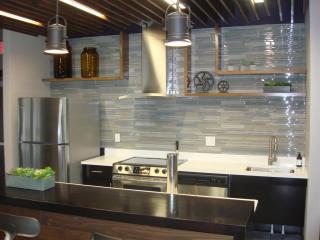 250 6th St, Saint Paul MN  55101-1922 exterior