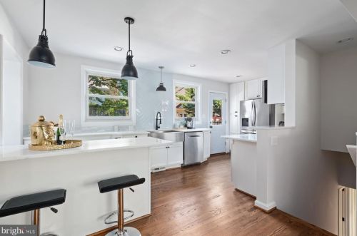 407 Greenbrier Dr, Silver Spring MD 20910-4230 exterior