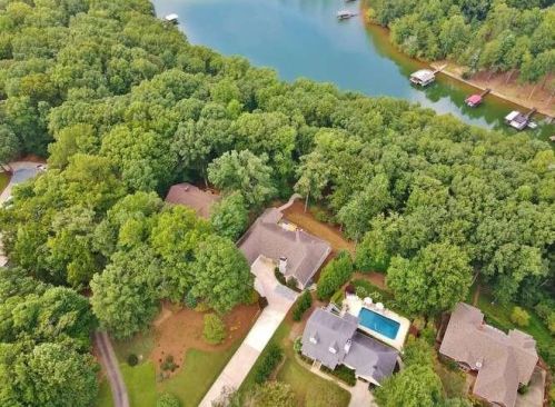 2429 Northbanks Cv, Gainesville, GA 30506-1894