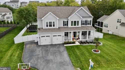 402 Chickamauga Dr, Harpers Ferry WV  25425 exterior