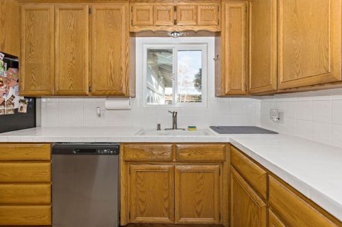 516 Del Rio Cir, Valley Home CA 95361-2531 exterior