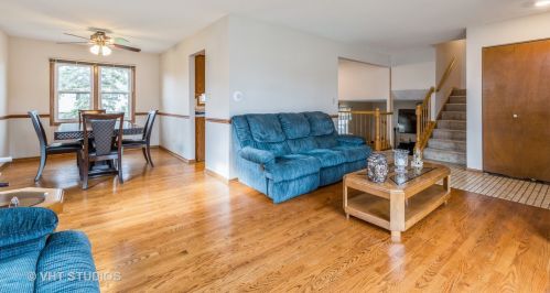 9121 Sunrise Ln, Orland Park, IL 60462-4728
