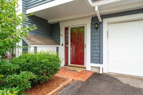 30 Stillwater Dr, Nashua, NH 03062-2250