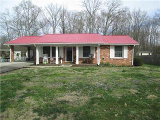 518 Cumberland Ave, Tullahoma, TN 37388-2840