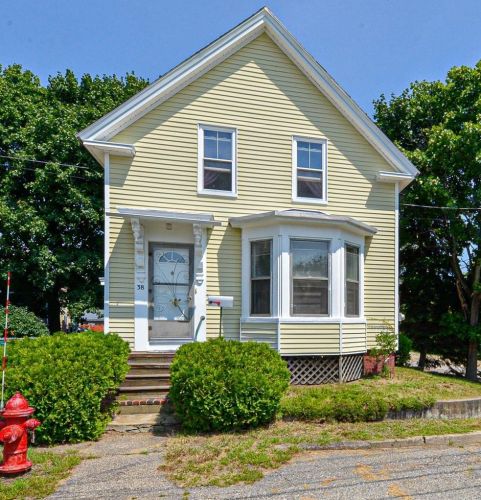 38 Silver St, Rochester, NH 03867-2829