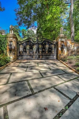 1141 Crest Valley Dr, Atlanta, GA 30327-4582