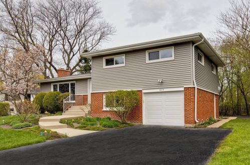 1019 Castlewood Ln, Bannockburn IL  60015-2609 exterior