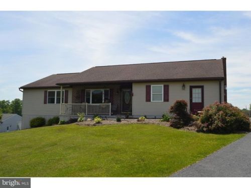 77 Miller Rd, New Schaefferstown, PA 19506-8106