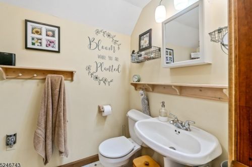 45 Gristmill Rd, Dover NJ  07869-2202 exterior