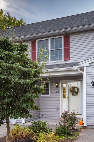 9 Natures Ln, Berwick, ME 03901-2946