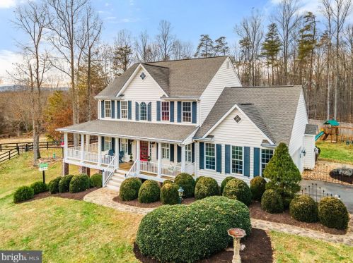 7010 Jolley Ln, Marshall, VA 20115-2265