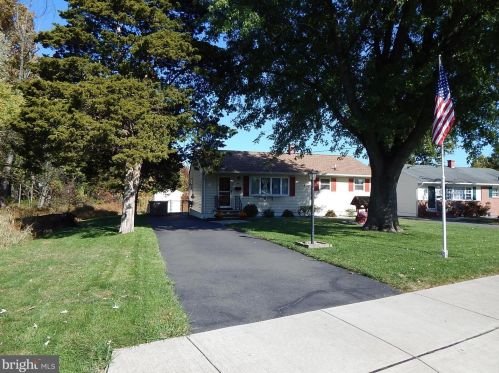 4 Stoneham Rd, Trenton, NJ 08638-2725