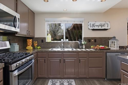 11109 Middleborough Rd, Riverside CA  92503-5814 exterior