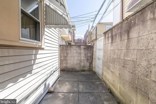 1424 Jackson St, Philadelphia PA  19145-3617 exterior