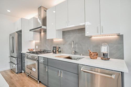 260 Girard St, San Francisco CA 94134-2110 exterior