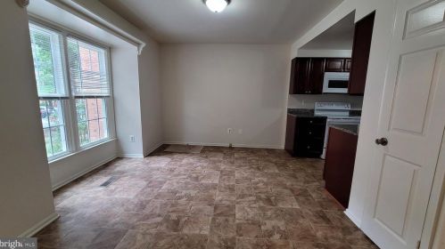 7915 Birchtree Ct, Springfield VA  22152-3418 exterior