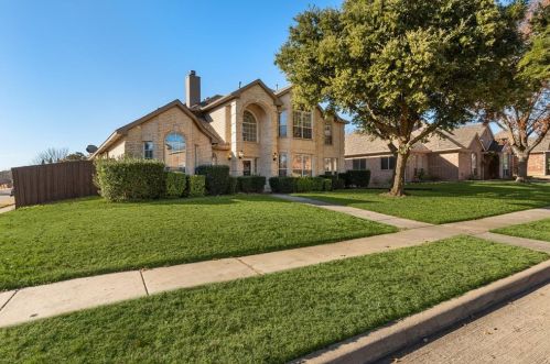 1056 Seminole Trl, Carrollton TX  75007-2876 exterior