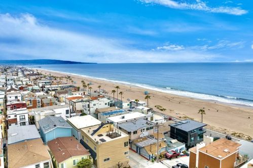112 44th St, Manhattan Beach, CA 90266-3079