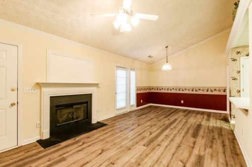 2655 Laurel Ln, Kennesaw, GA 30152-3399