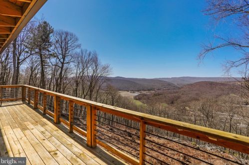 1034 Toms Knob Approach, Lost City WV 26810-8428 exterior