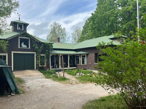 10 Kilborn St, Bethel, ME 04217-4023