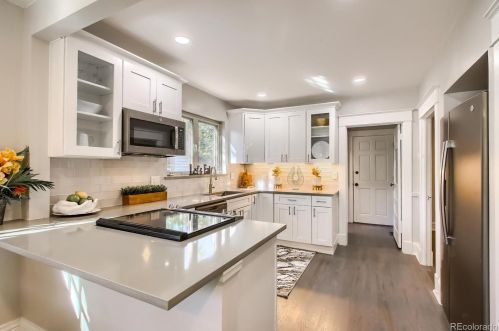 3221 Grant St, Englewood CO 80113-6829 exterior