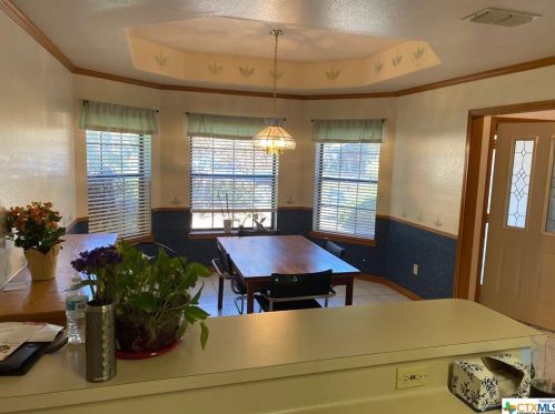 152 Gardenridge Dr, Seguin TX 78155-5277 exterior