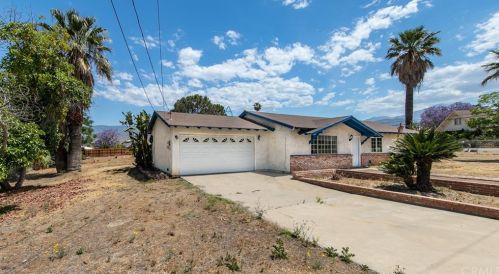 1377 Agate Ave, Mountain Home Village, CA 92359-1330