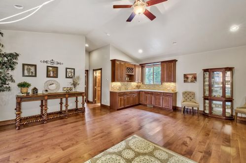 10970 Palisades Dr, Truckee CA  96161-3188 exterior