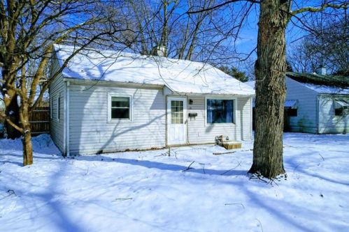 13 Sherwood Ct, Champaign, IL 61820-2844