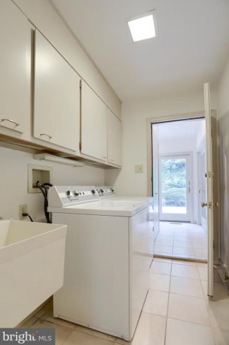 1455 Country Club Dr, Lancaster PA  17601-5211 exterior