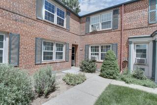2824 Jasmine St, Denver CO  80207-2817 exterior