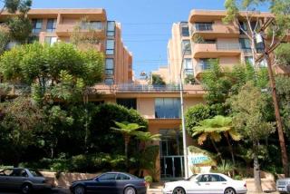 7275 Franklin Ave, Los Angeles CA  90046-3086 exterior