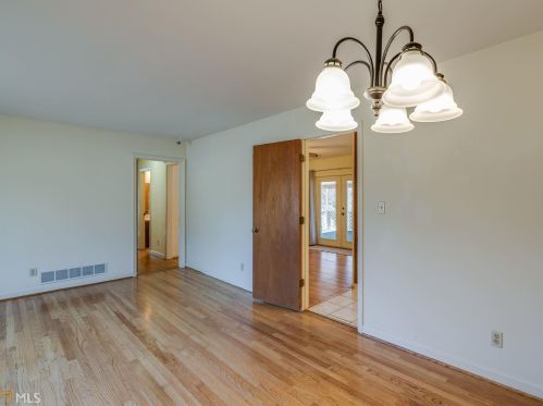 3032 Bobolink Dr, Rex GA exterior